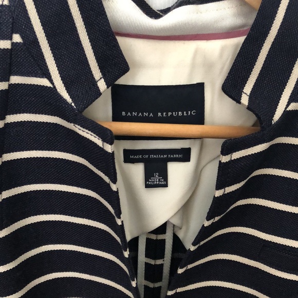 Banana Republic Tailored Blazer - Picture 5 of 15